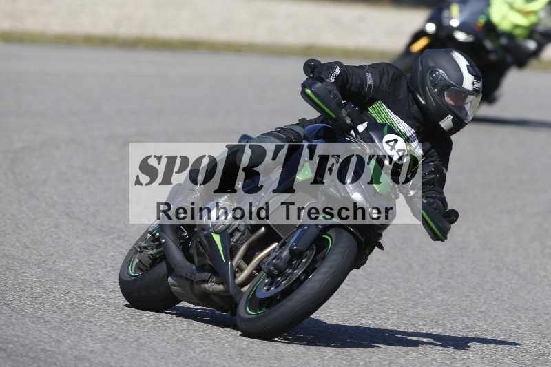 /01 02.04.2026 MAZ ADR/Gruppe gelb Gruppe gruen/44